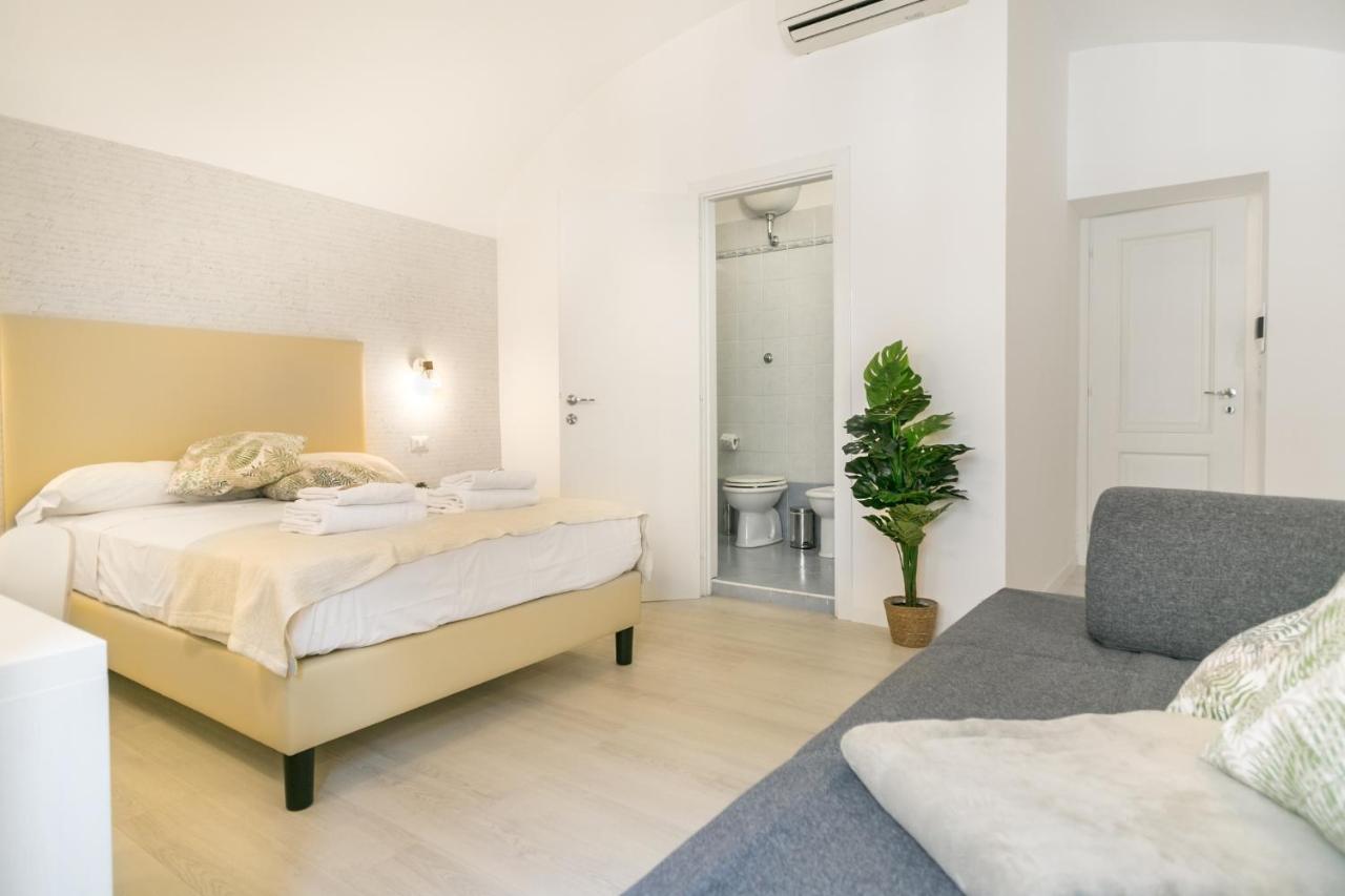 White Candia Guesthouse, Rome
